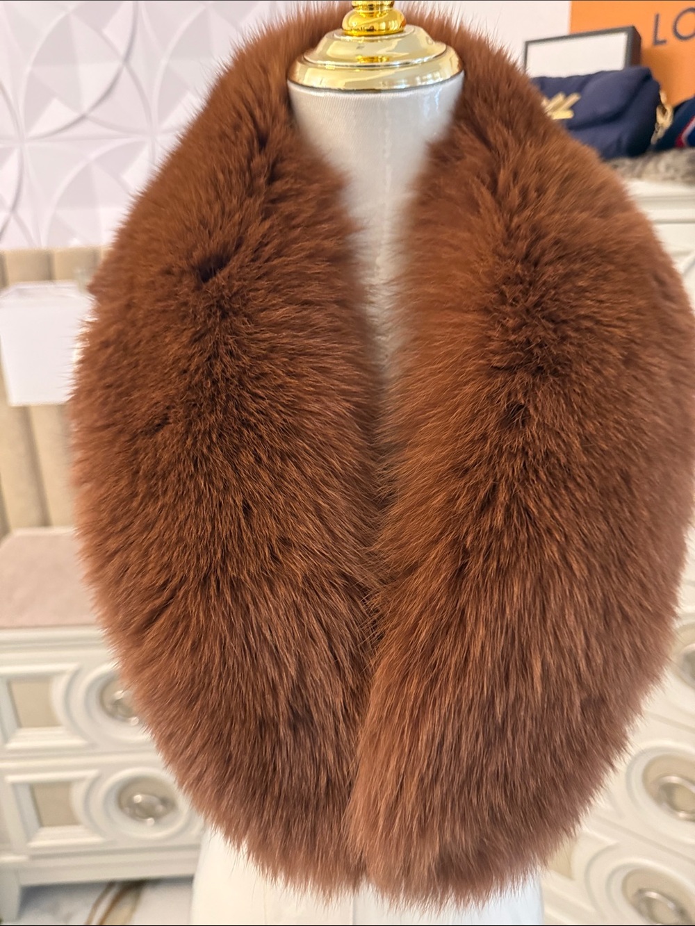 Saga fox fur scarf thick pelts